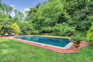 Wyckoff, New Jersey Private Multi-Use Mansion to Auction with No Reserve via Concierge Auctions 4