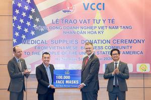 Dony Garment Company along with other Vietnamese enterprises donated medical supplies to the US