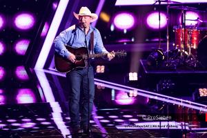 Doug Adkins sings Achy Breaky Heart from Billy Ray Cyrus The Voice of Germany
