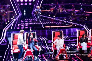 Doug Adkins with The Voice of Germany Coaches Mark Forster, Samu Haber, Rea Garvey Turning Around