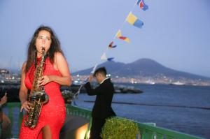 Alessia Ciccone play Saxphone in Napoli