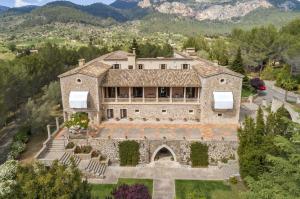 Welcome to the majestic manor Son Serralta, one of the most remarkable properties in Spain and Europe, nestled at the base of the UNESCO World Heritage Site of Sierra de Tramuntana.