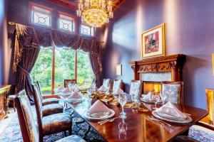Luxurious custom details and finishes