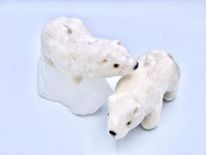 Polar bear scent-free handmade candle