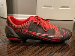 Fancy Feet is a 14 year old girl, reviewed Nike Mercurial Vapor 14 Academy By You Cleats, this is her picture www.BFFGirlGigs.com