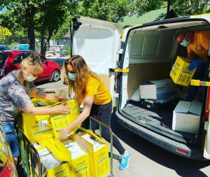 Since the pandemic began, Budapest Scientology Volunteer Ministers have been volunteering to ease the demands on civic and government agencies providing needed services.
