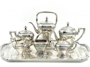 Silver ruled the roost in Neue Auctions’ online-only Summer Estates auction held July 24th, as five of the top ten lots were silver Reed and Barton sterling tea service with matching sterling silver tray, pattern 910, having a kettle on a stand, weighing 287 oz. troy ($6,765)
