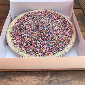 9 Year Old Girl Sprinkles reviews Winston's Funfetti Pie on The Sweetest Gig #thesweetestgig #gratefulforpie #recruitingforgood www.TheSweetestGig.com