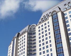 A celebration of art, history, and architecture, The Crescent® is Dallas' most iconic mixed-use development featuring 11 restaurants, 220-room hotel, The Crescent Club, and luxury retailer Stanley Korshak.