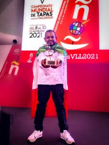 Chef David Quevedo placed Guanajuato gastronomy in the mouth and on the lips of the world by capturing first place in the “V World Tapas Championship” held on November 10, in the Millennium Dome of the City of Valladolid, Spain Chef David Quevedo