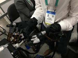 IDTechEx analyst trialing a demonstration of HaptX's gloves in 2020. Source: IDTechEx