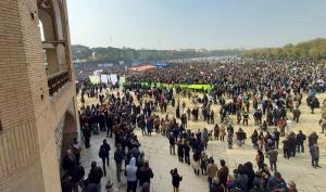 11/20/2021 - Fearing the spread of the uprising to other parts of Isfahan and Iran, the clerical regime intends to disrupt the spread of news and pictures of this massive gathering by disrupting and cutting off the Internet.