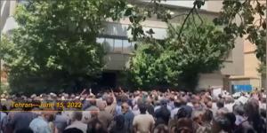 Pensioners of the Social Security Organization took to the streets again on Saturday, June 18, for the 12th day of rallies and gatherings against the corruption, to address their outstanding demands over a long list of economic woes.